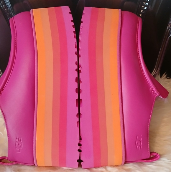 UGG platforms - Picture 2 of 10